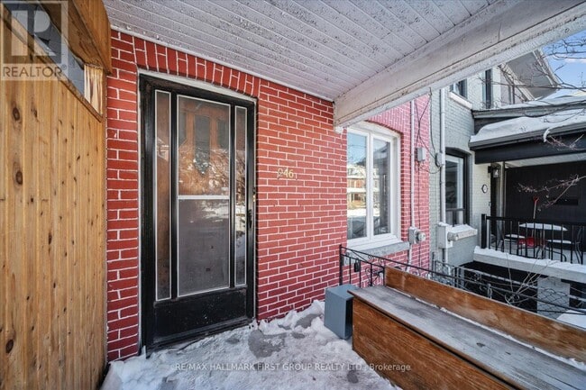 Building Photo - 246 Montrose Ave