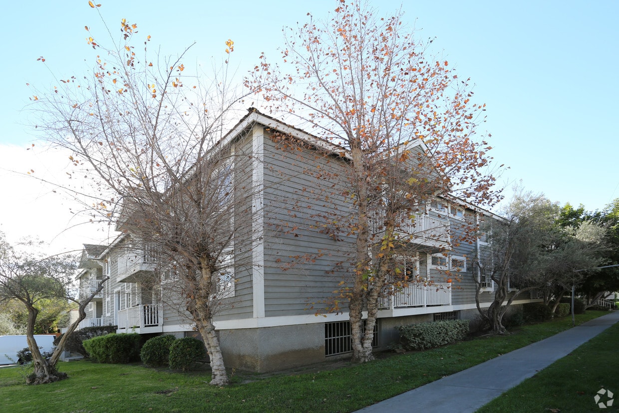 Building Photo - 10144 Tabor St