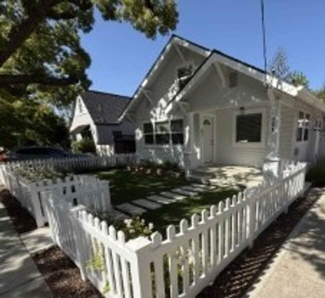 Building Photo - Loma Alta Avenue (10)