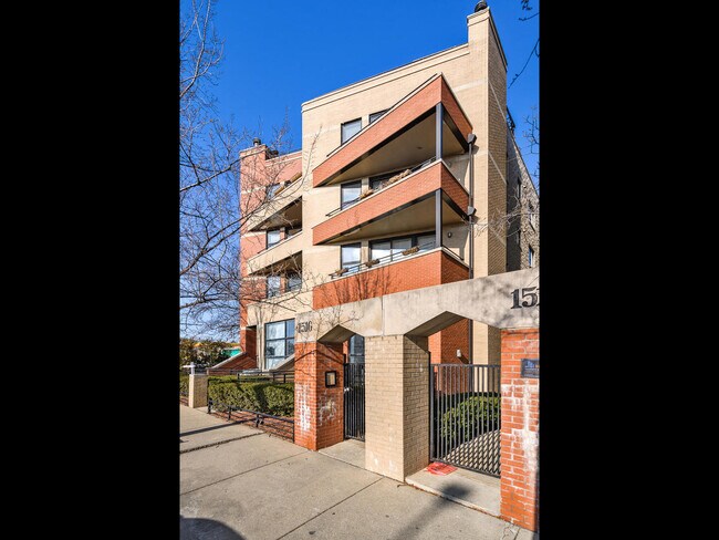 Foto del edificio - 1510 W Grand Ave