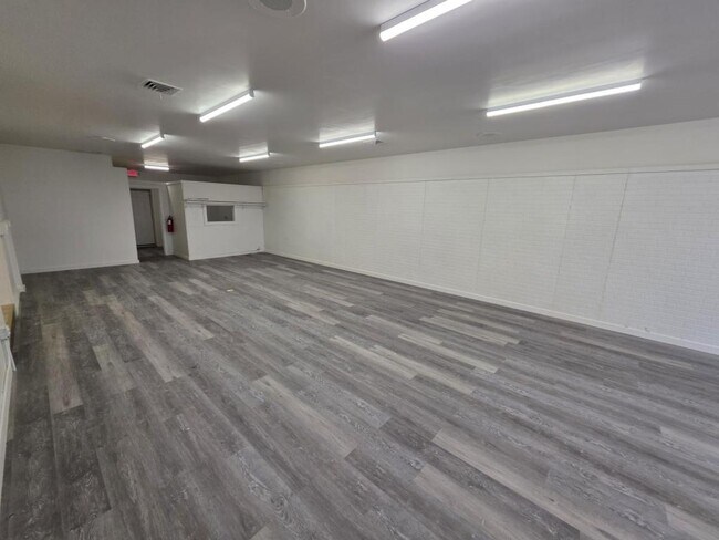 Foto del edificio - 122 S Water St