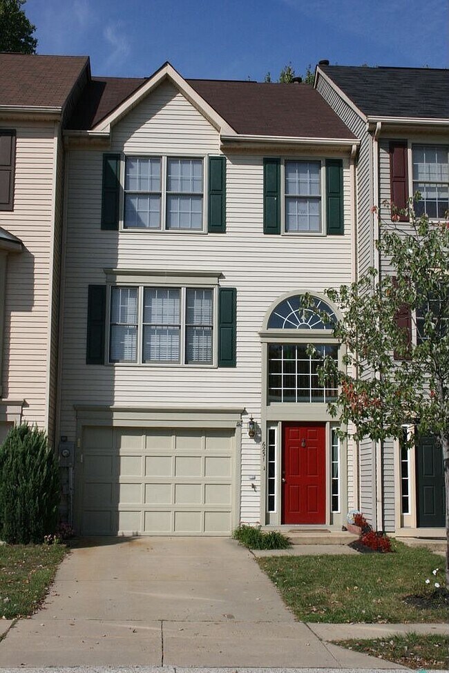 Building Photo - 6231 Stratford Court