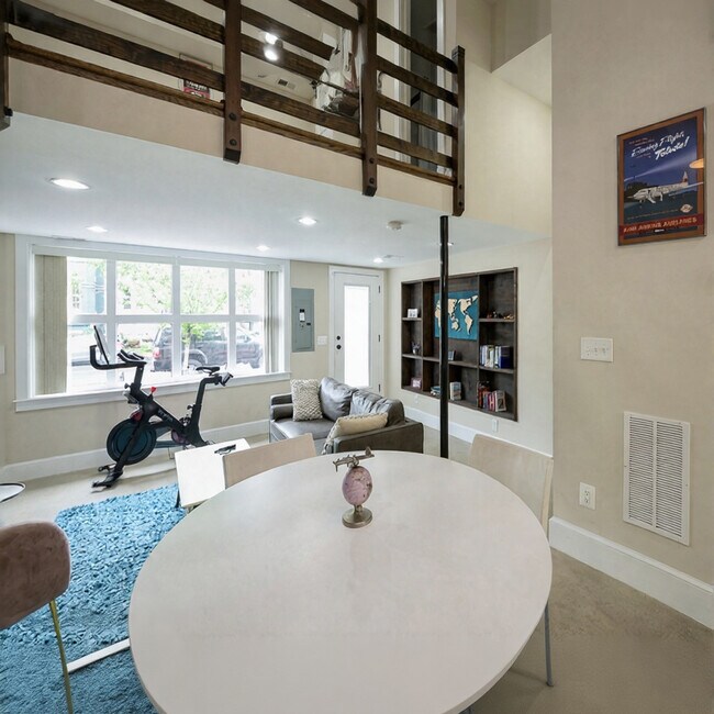 Foto del edificio - 717 F St NE