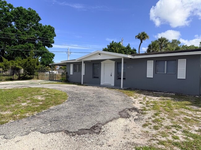 Building Photo - 6036 Westover Rd