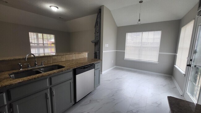 Foto del edificio - 6903 Gallop Dr