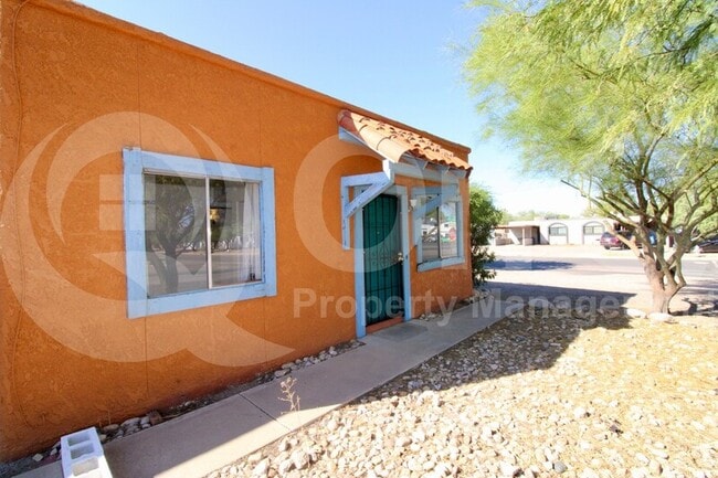Building Photo - 4402 E Pima St