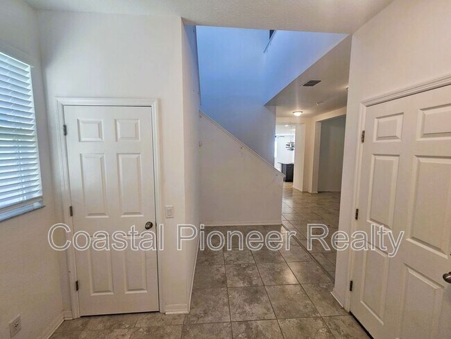 Building Photo - 16073 Sonoma Grv Cir