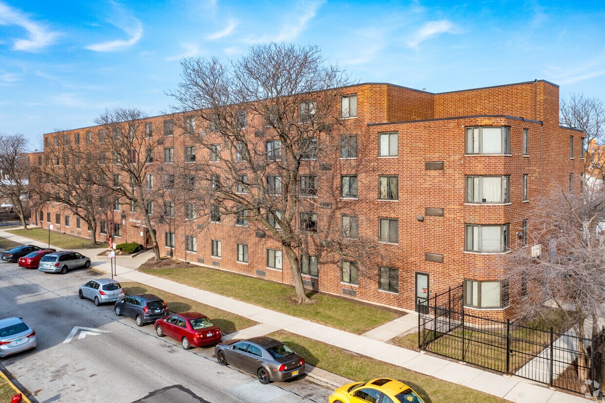 Bloomingdale Apartments Apartments in Chicago, IL