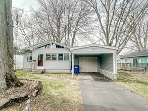 Building Photo - 5617 Fenwick Dr