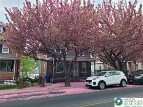 Building Photo - 1024 Delaware Ave