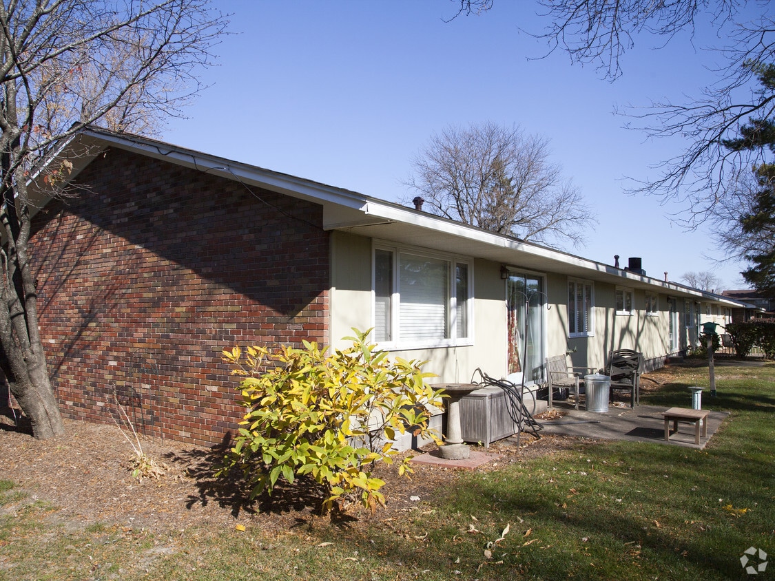 Building Photo - Paulsen Manor