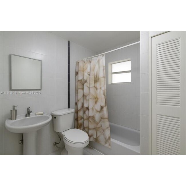 Foto del edificio - 3925 SW 88th Pl
