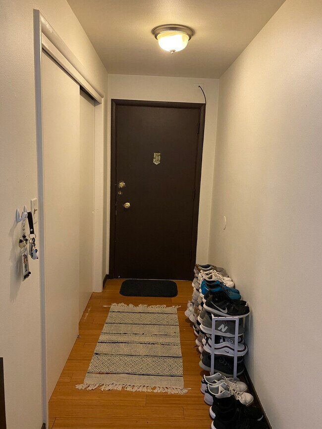 Foto del edificio - 900 East Prospect Street, Unit 08