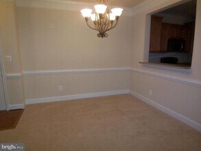 Building Photo - 7065 Heritage Hunt Dr