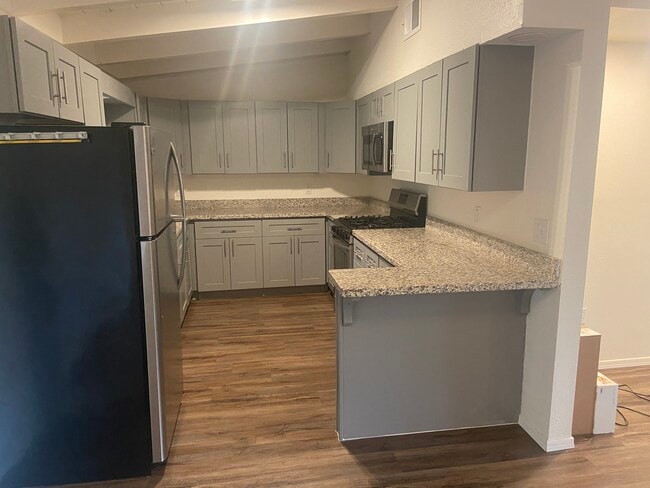 Building Photo - 421- 425 N Olsen