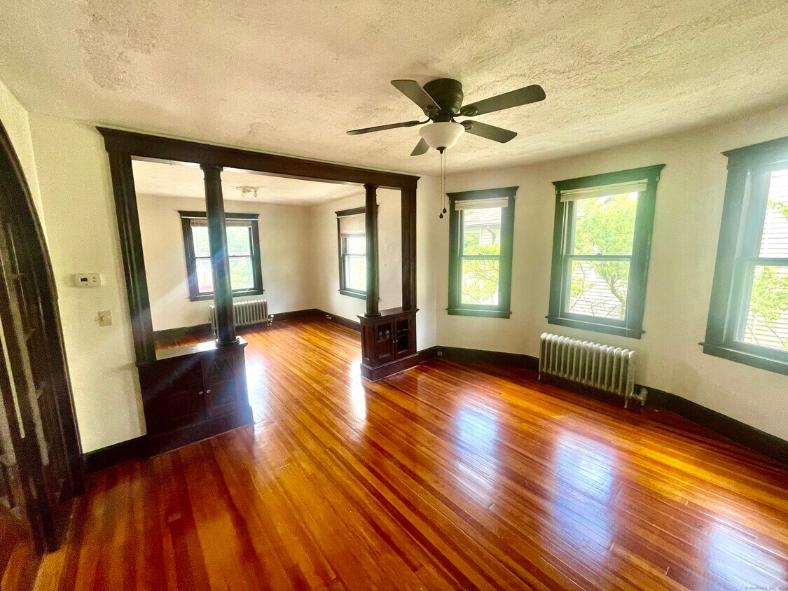 Primary Photo - 64 E Pearl St