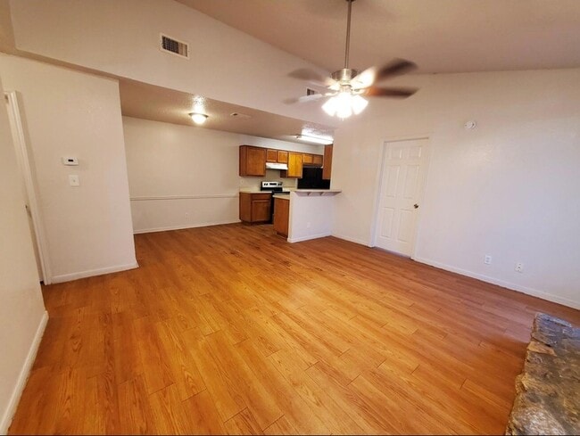 Building Photo - 1733 Horseshoe Cir