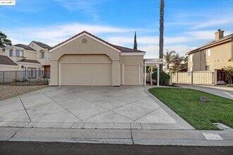 Building Photo - 2380 Wayfarer Dr