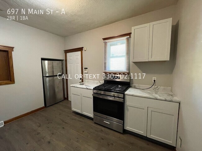 Building Photo - Two bedroom one bathroom apartment for rent