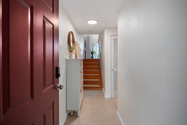 Building Photo - Mercer Island Condo