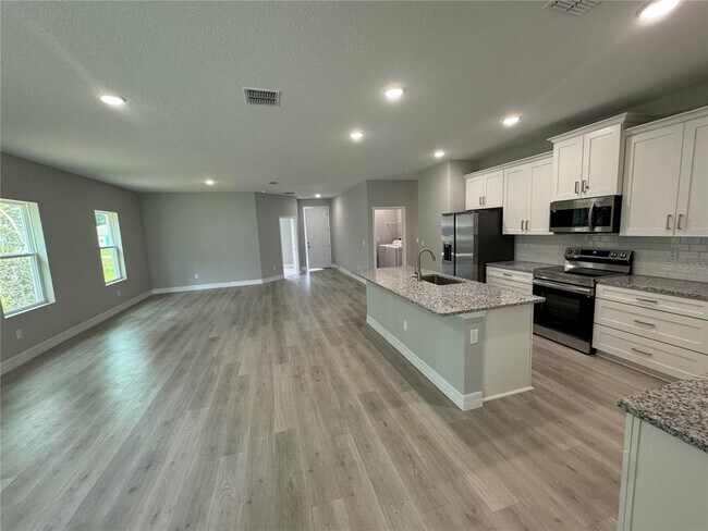 Building Photo - 8695 SE 159th Ln