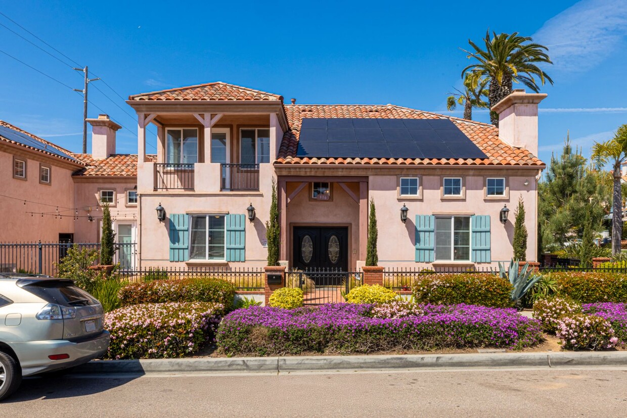 Foto principal - Steps from the Oceanside Pier, Updated 4 b...