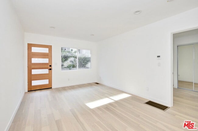 Building Photo - 2314 Glendale Blvd