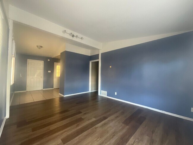Foto del edificio - 25 Kurthwood Rd