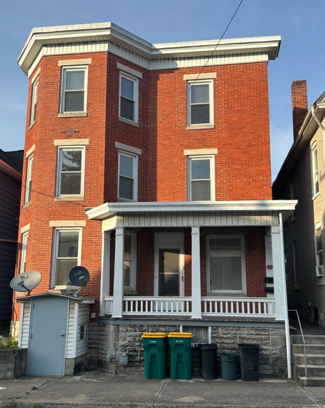 Foto principal - 125 W 2nd St