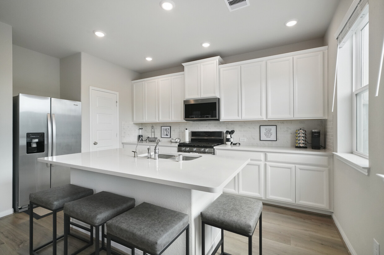 Kitchen - 5526 Holguin Hollow St