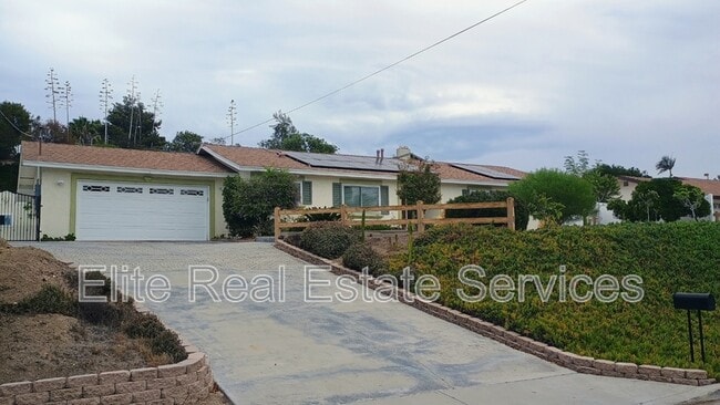Building Photo - 255 Camino Del Cerro Grande