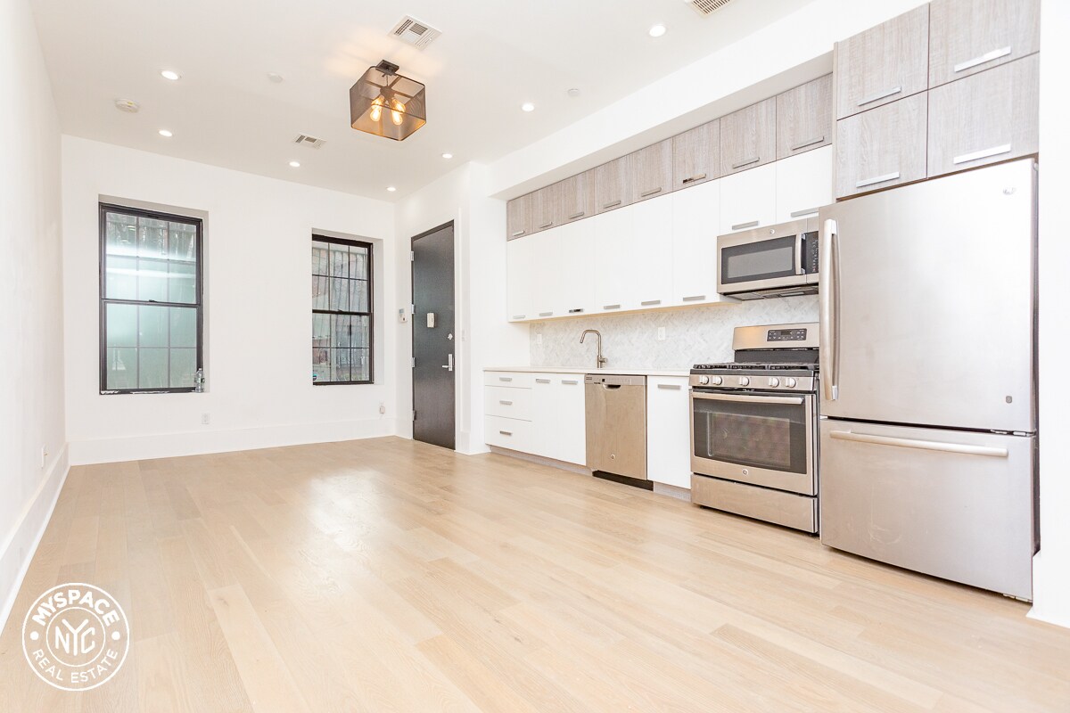 Primary Photo - 601 St Marks Ave