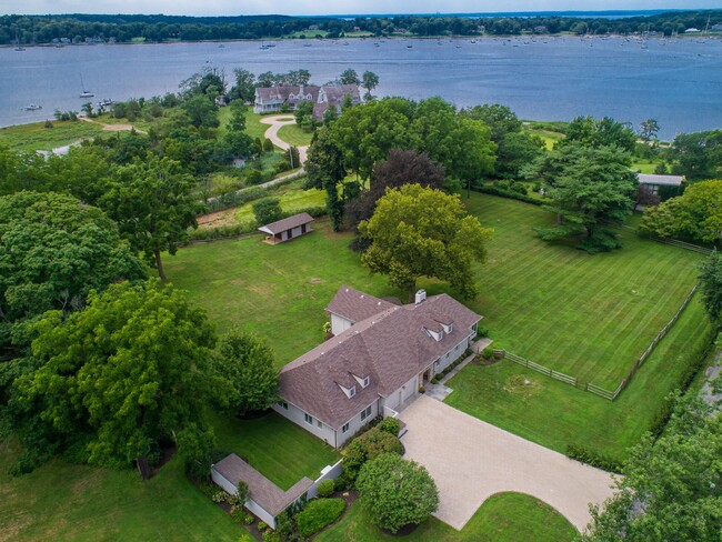Building Photo - 95 Cove Neck Rd