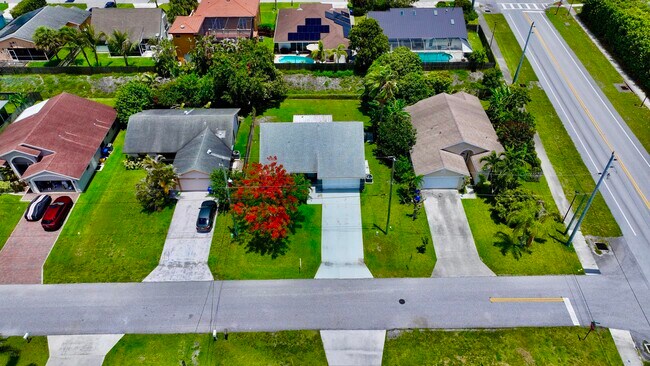 Foto del edificio - 6048 Garrett St