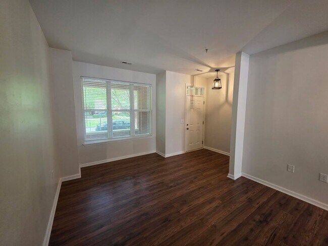Foto del edificio - 2 Bedroom/2.5 Bathroom Townhome in First W...