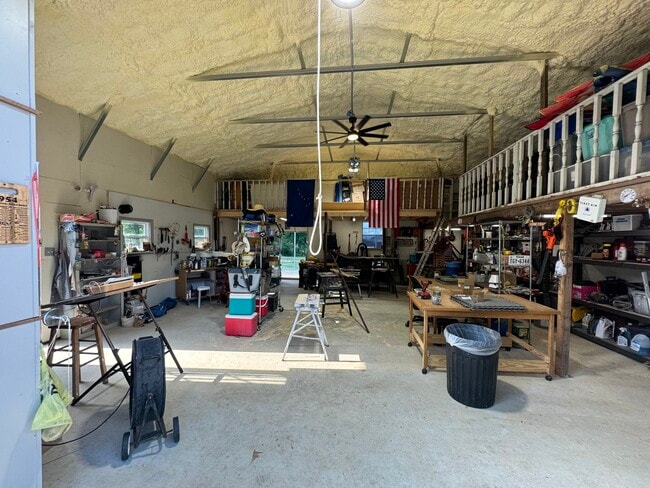 Building Photo - 1284 Buchanan Rd