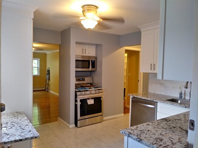 Foto del edificio - 662 Broadway