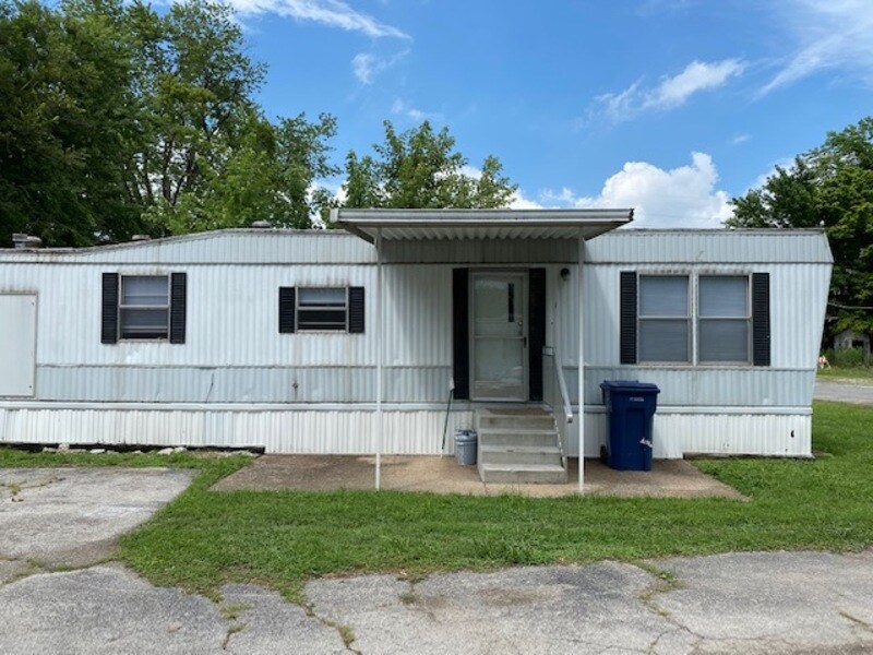 Foto principal - 615 S 2nd St