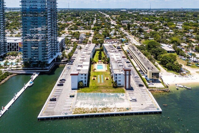 Foto del edificio - 4500 N Flagler Dr