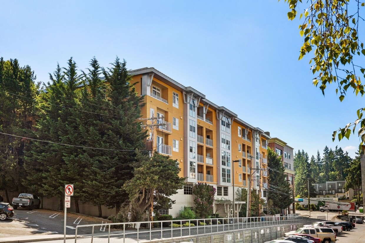 Primary Photo - Beautiful 2 Bed 1.75 Bath Condo in Downtow...