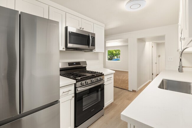 Building Photo - 9425 35th Ave SW