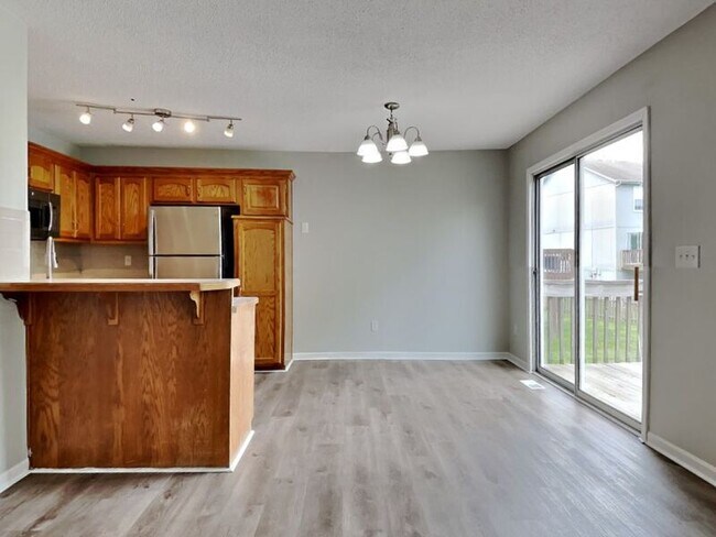 Foto del edificio - 11112 Highview Rd