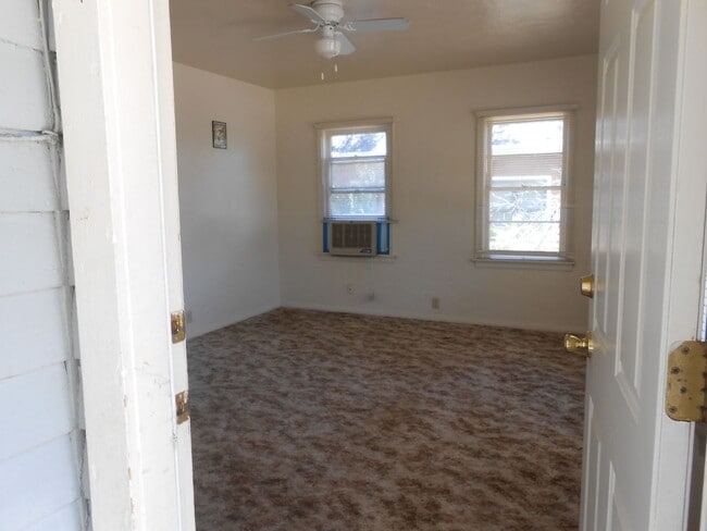 Foto del edificio - 2 bedroom downtown home with fenced yard