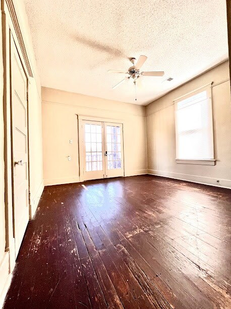 Building Photo - 1011 Oakview St
