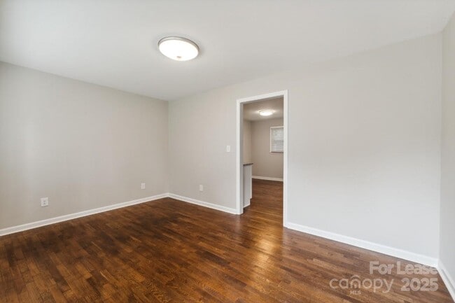 Foto del edificio - 905 Clark St