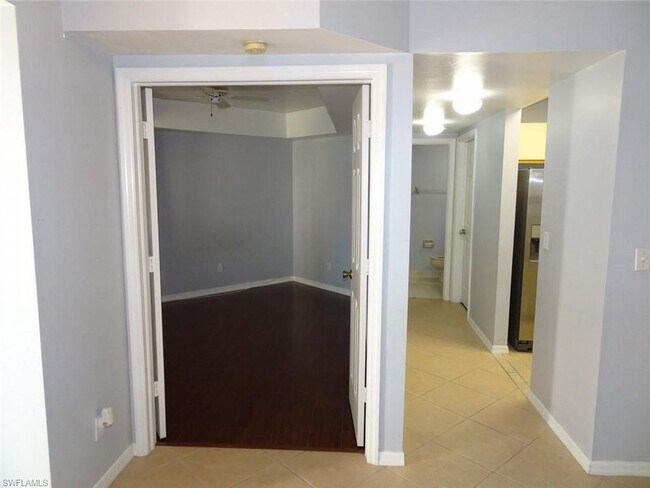 Building Photo - Beautiful Naples condo Berkshire Lakes