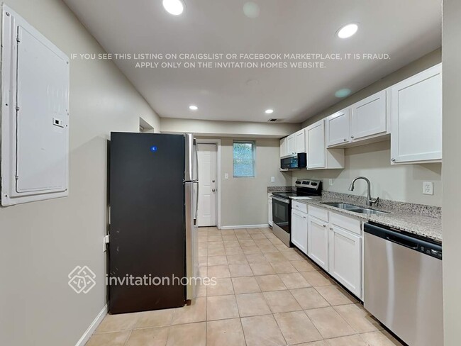 Building Photo - 94 Ericson St SE