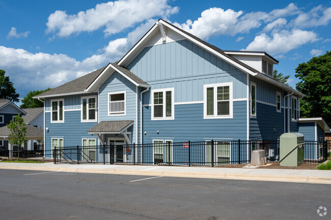 Foto alternativa - Brown School Lofts at Legacy Heights