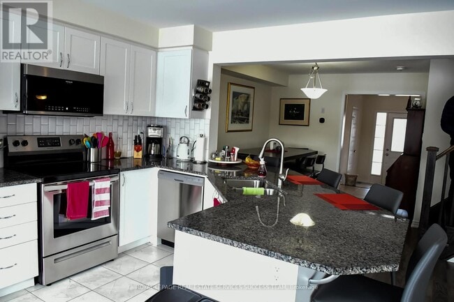 Building Photo - 230 Waterbrook Ln