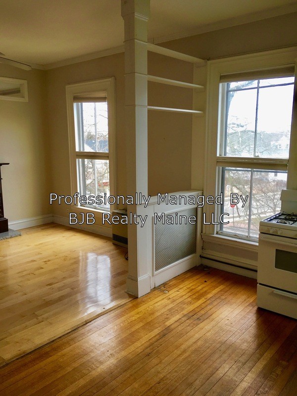 Primary Photo - 514 Deering Ave